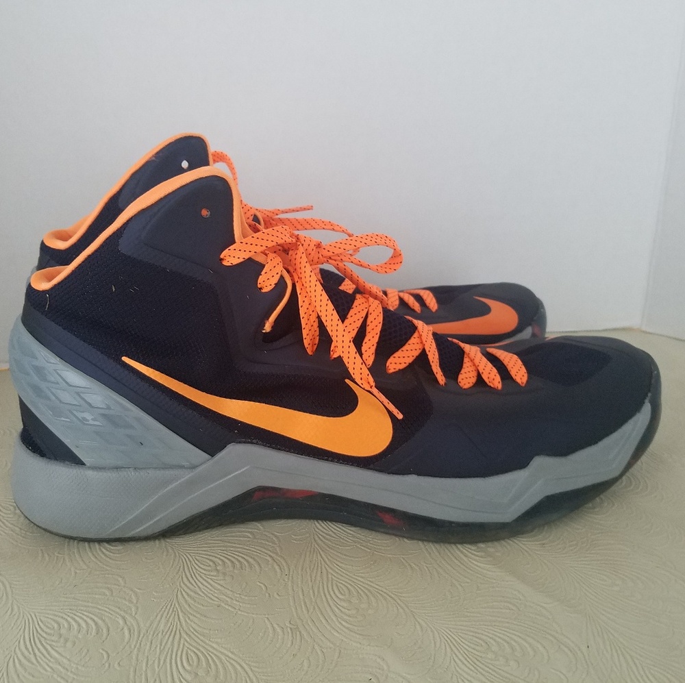 Men's Nike hyperdisruptor high tops